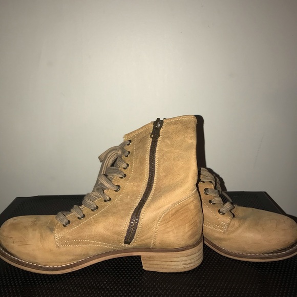 Rustic tan combat boot - Picture 2 of 4